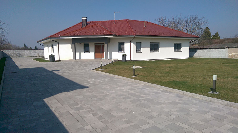 OBITELJSKE KUĆE - DONJI MIHOLJAC